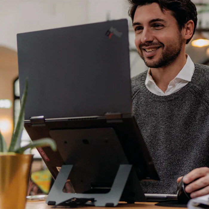 support en aluminium légèrement